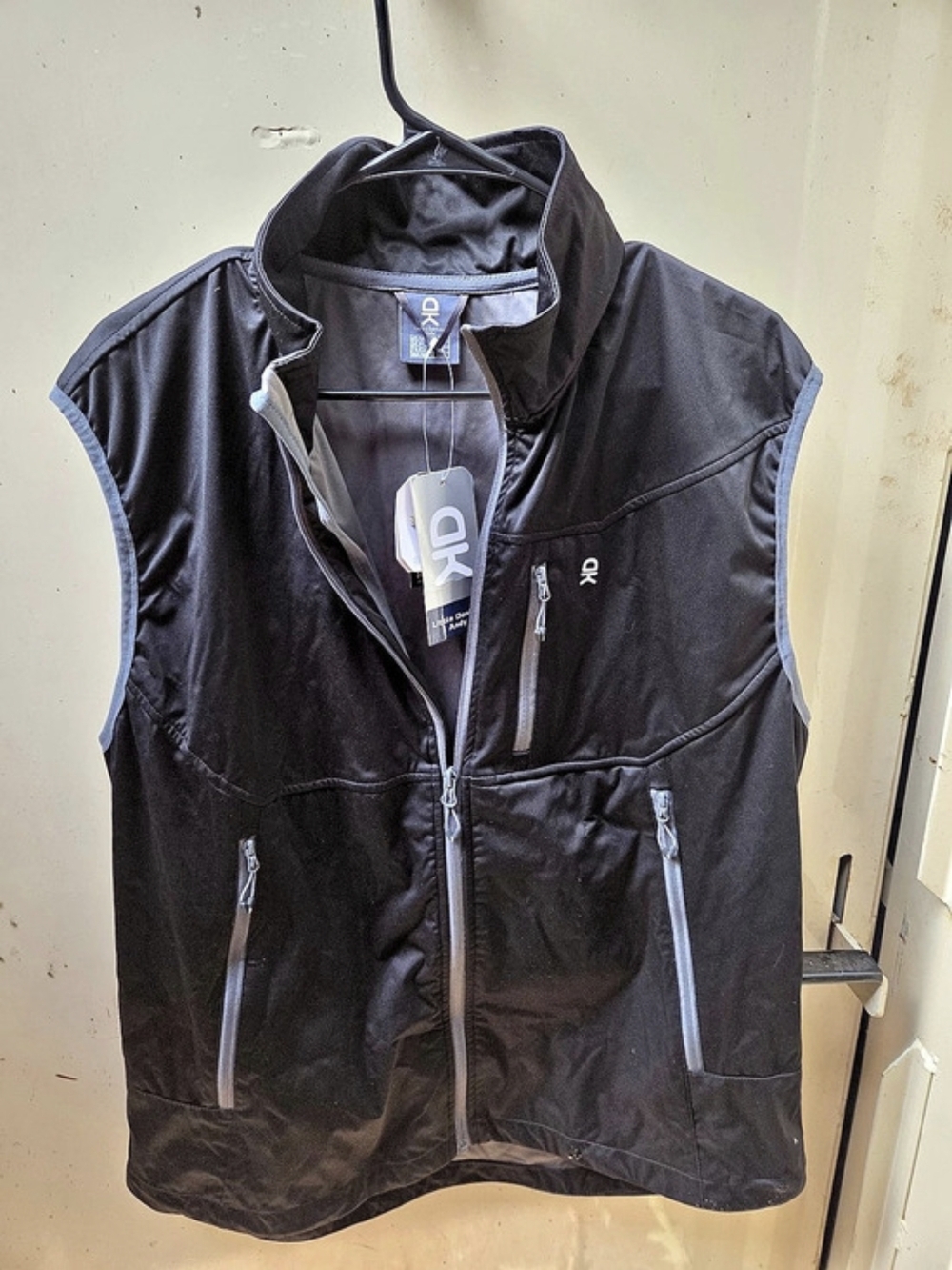 2XU Men's Athletic Vest in Black NWT